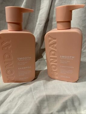 Monday Smooth Wheat Protein Shampoo & Conditioner - Peach